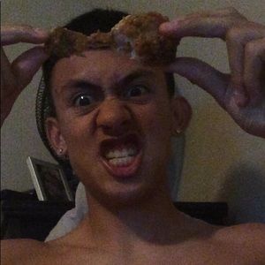 Meet your Posher, Javier